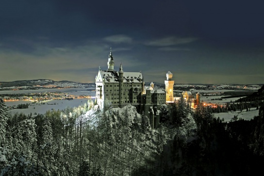Königsschloss Neuschwanstein im Allgäu-Winter, Nachtaufnahme